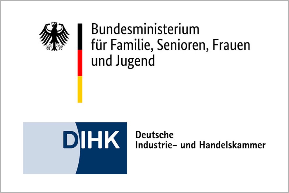 zwei Logos übereinander, Text "Bundesministerium für Familie, Senioren, und Jugend" und "Deutsche Industrie- und Handelskammer"
