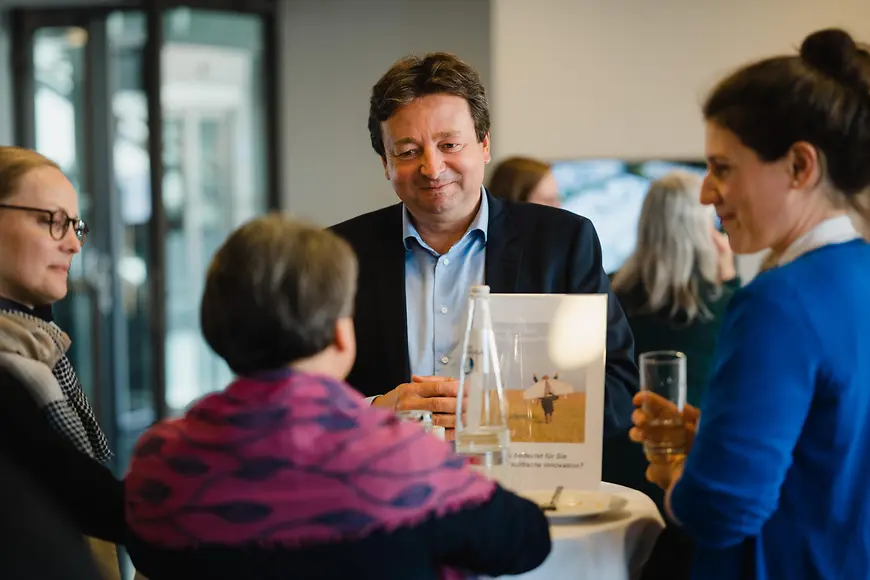 Personen bei Netzwerkarbeit