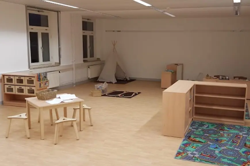 Raum in einem Kindergarten ohne Personen