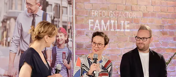 Zwei Unternehmensvertreter:innen unterhalten sich mit der Moderation auf der Bühne zur Multiplikatorenveranstaltung. 