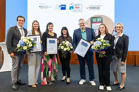 Zu sehen sind die Gewinner des Unternehmenswettbewerbs