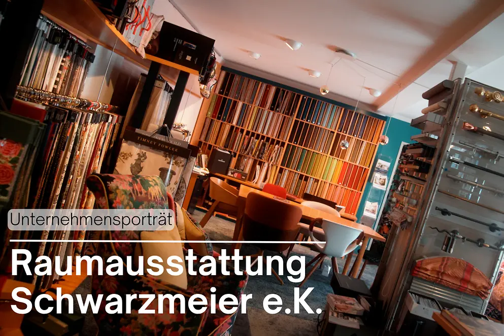 Ein Bild eines Warenlagers mit Textilien, Ordnern und Heftern.